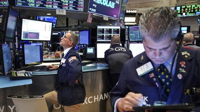 Giới đầu tư đứng ngoài, Phố Wall giao dịch ảm đạm